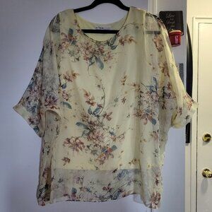 WOMENS BLOUSE. NEW